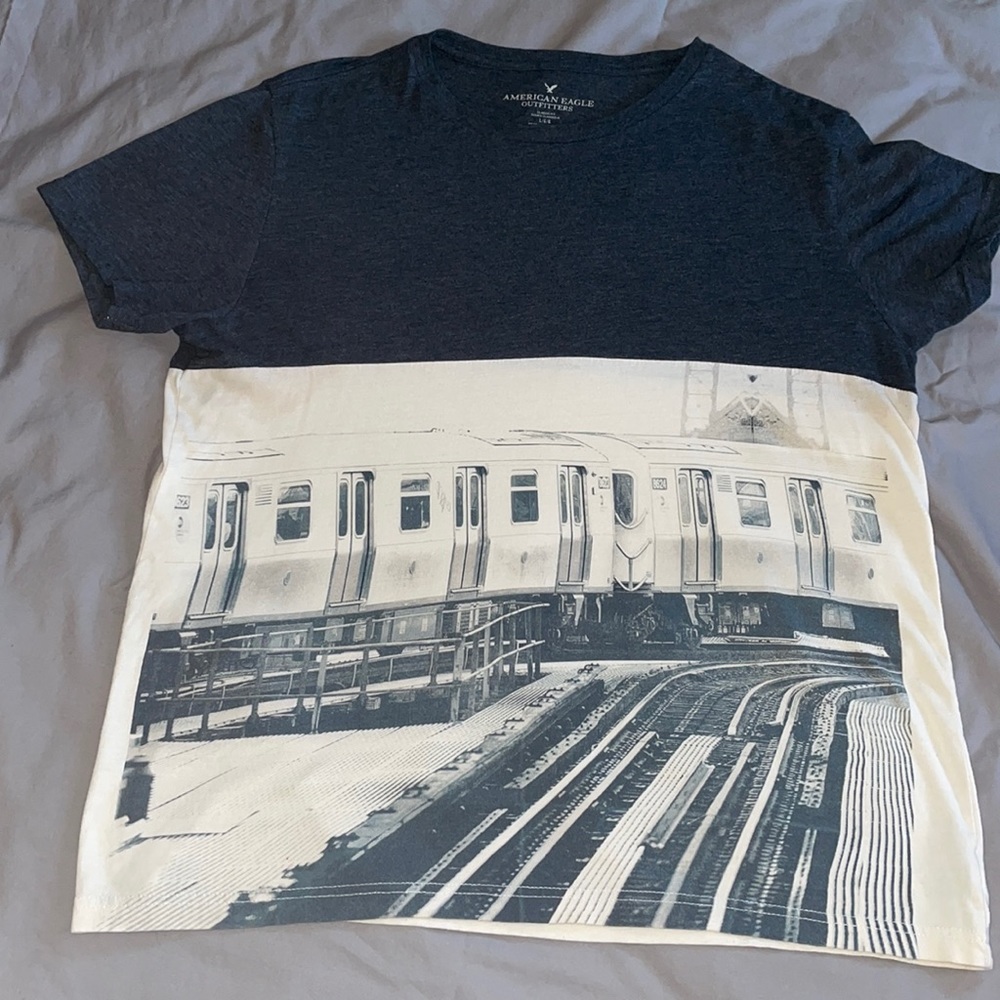 American Eagle Graphic Tee